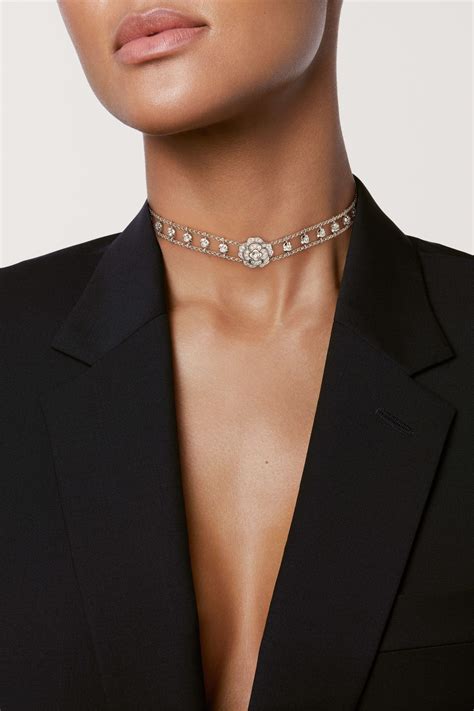 Bouton de Camélia Choker White Gold 